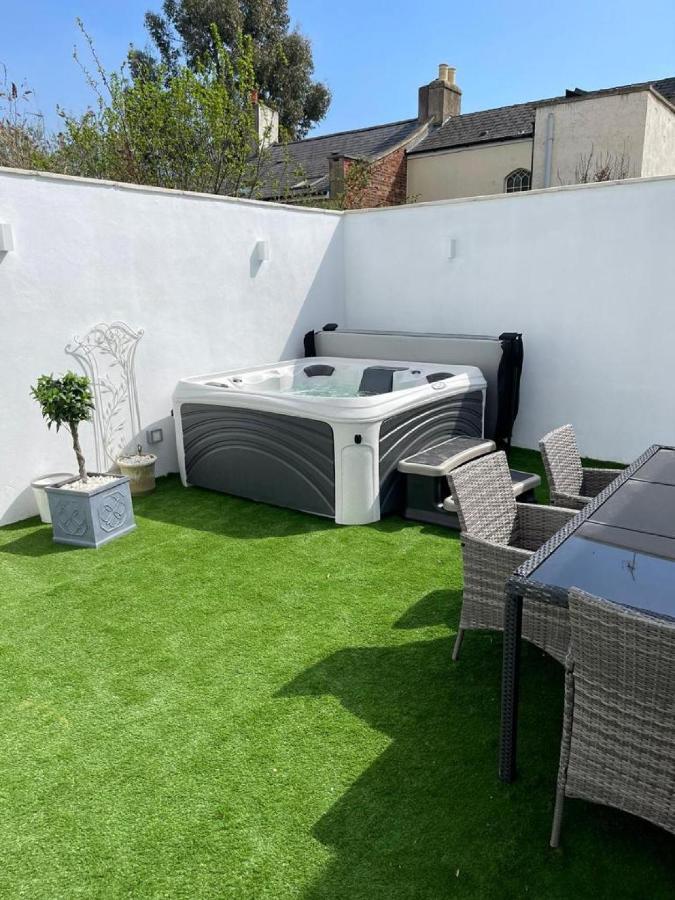 Gloucester Place Townhouse With Hot Tub! Cheltenham Exterior photo